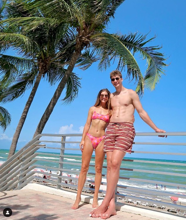 86845563-13593631-Hutchison_and_Filipowski_on_vacation_together_last_year_in_a_pho-m-11_1720030078920.jpg
