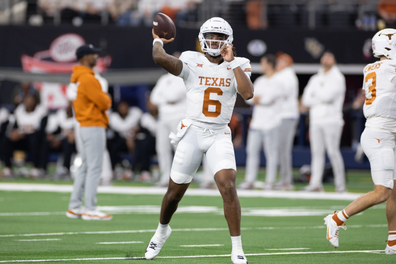 ARLINGTON, TX - DECEMBER 02: Texas Longhorns quarterback Maalik Murphy (6) warms up during the Big 12 Championship football game between the Texas Longhorns and Oklahoma State Cowboys on December 02, 2023 at AT&T Studium in Arlington, Texas. (Photo by Matthew Visinsky/Icon Sportswire via Getty Images)